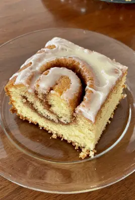 Big Mama’s Cinnamon Roll Cake