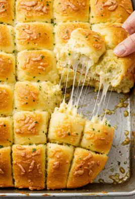 Cheesy Pull-Apart Garlic Bread
