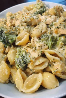 Crockpot Chicken Broccoli Mac and Cheese