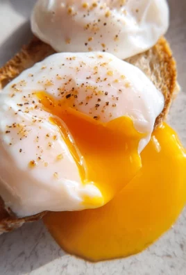 Poached Eggs {How to Poach an Egg}