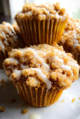 Pumpkin Crumb Cake Muffins