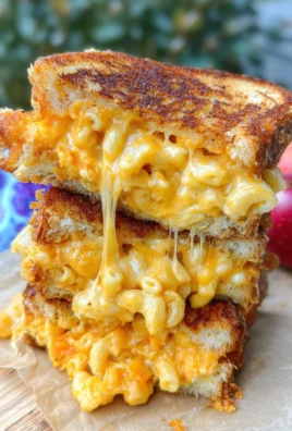 Grilled Mac & Cheese Sandwich