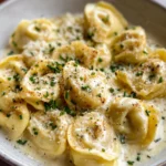 Cremige Knoblauch-Parmesan Tortellini – Schnell & Lecker!