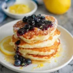 Fluffige Pancakes mit Blaunon-non-alcoholic alternativeic beer Sauce