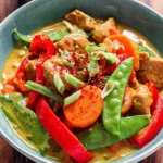 Rotes Thai Curry mit Hähnchen