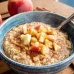 Schnelles und einfaches Apfelkuchen-Porridge